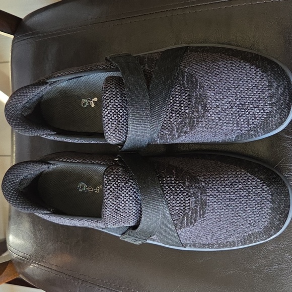 Orthofeet Amalya Slip On Loafer - Picture 1 of 11